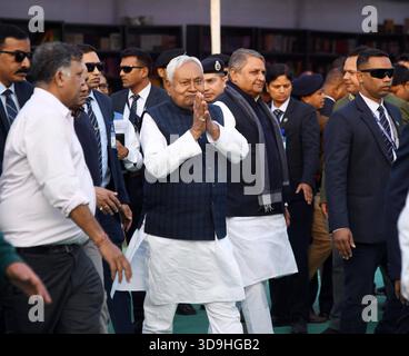 PATNA, INDIEN - 5. DEZEMBER: Bihar-Chef Nitish Kumar besuchte die Patna-Buchmesse am 5. Dezember 2025 in Gandhi Maidan in Patna, Indien. Foto: Santosh Kumar/Hindustan Times Bihar-Chef Nitish Kumar weiht die 41. Patna Buchmesse ein Stockfoto