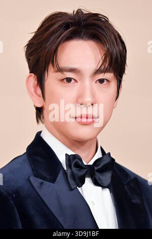 Roter Teppich des Weltpremiere-Films Brunello visionario garbato der südkoreanische Sänger und Schauspieler Park Jin-Young auf dem roten Teppich des Weltpremiere-Films Brunello visionario garbato. Rom Italien, 4. Dezember 2025 Imago-images/Emmefoto Copyright: XImago-images/Emmefotox Stockfoto