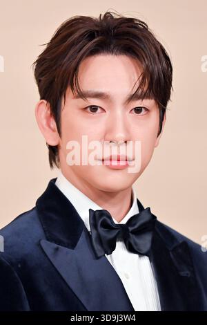Roma, Latium. Dezember 2025. Der südkoreanische Sänger und Schauspieler Park Jin-Young auf dem roten Teppich des Weltpremiere-Films Brunello visionario garbato. Rom (Italien), 4. Dezember 2025 AllShotLive Credit: SIPA USA/Alamy Live News Stockfoto