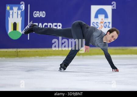 Zagreb, Kroatien. Dezember 2025. Jari Kessler aus Kroatien tritt am 2. Tag des 2025 ISU Eiskunstlauf CS Golden Spin of Zagreb am Velesajam Ice Rink am 5. Dezember 2025 in Zagreb an. Foto: Igor Kralj/PPIXSELL Credit: Pixsell/Alamy Live News Stockfoto