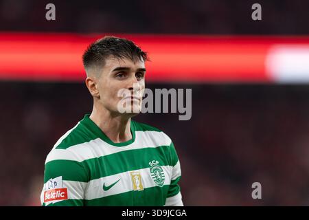 Dezember 2025. Lissabon, Portugal. Der spanische Sportverteidiger IVAN FRESNEDA (22) in Aktion während des Spieltages 13 der Liga Portugal Betclic, SL Benfica vs Sporting CP Credit: Alexandre de Sousa/Alamy Live News Stockfoto