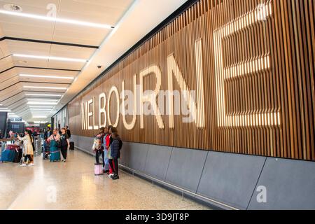 Begrüßungsschild bei Ankunftshallen, Melbourne Tullamarine Airport, Melbourne, Victoria, Australien Stockfoto