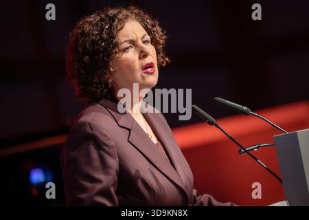 Co-Vorsitzende Amira Mohamed Ali während ihrer Rede auf dem Parteitag Stockfoto
