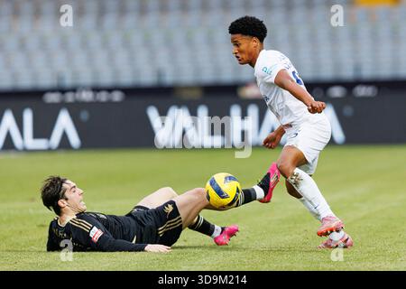 Gaizka Larrazabal und Francisco Chissumba wurden während des Spiels zwischen den Teams Casa Pia und FC Alverca im Estadio Municipal Rio Maior (MACI) gesehen Stockfoto