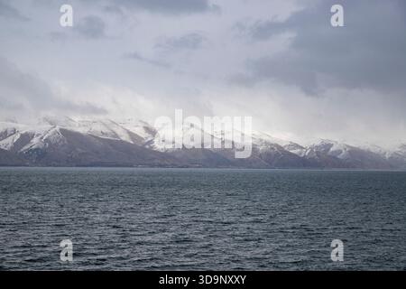 Wunderschöner Blick auf den See Sevan Stockfoto