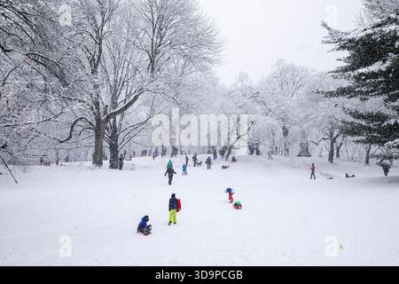 Winterschnee im Central Park, New York City. Stockfoto