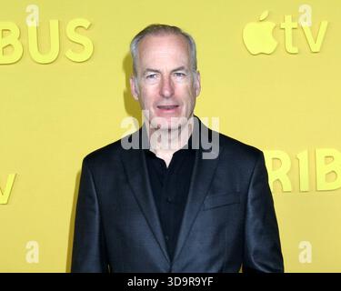 Pluribus-Saison Premiere in der Directors Guild of America am 4. November 2025 in Los Angeles, KALIFORNIEN mit Bob Odenkirk Where: Los Angeles, Kalifornien, USA When: 05 Nov 2025 Credit: Nicky Nelson/WENN Stockfoto