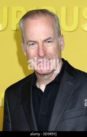 Pluribus-Saison Premiere in der Directors Guild of America am 4. November 2025 in Los Angeles, KALIFORNIEN mit Bob Odenkirk Where: Los Angeles, Kalifornien, USA When: 05 Nov 2025 Credit: Nicky Nelson/WENN Stockfoto