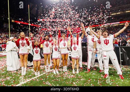 Indianapolis, Indiana, USA. Dezember 2025. Während der NCAA-Fußballspiele zwischen den Indiana Hoosiers und den Ohio State Buckeyes im Lucas Oil Stadium in Indianapolis, Indiana. John Mersits/CSM/Alamy Live News Stockfoto