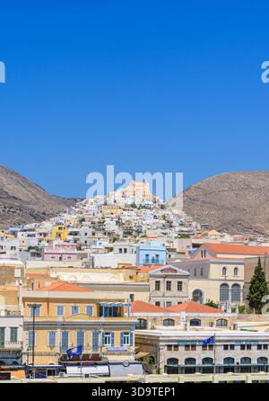 Katholische Kathedrale St. Georg auf Ano Syros, Insel Syros, Kykladen, Griechenland Stockfoto