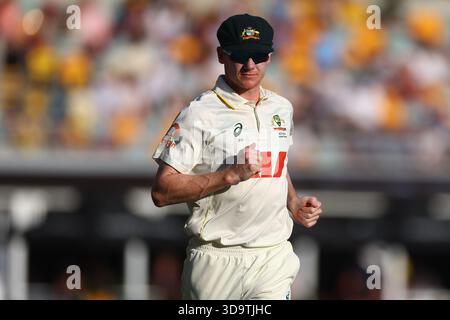 Brisbane, Australien. Dezember 2025. Brendan Doggett aus Australien sieht am 4. Tag des zweiten Tests in der NRMA Insurance Ashes Series Australia vs England im Gabba, Brisbane Cricket Ground, Brisbane, Australien, 7. Dezember 2025 (Foto: Pat Hoelscher/News Images) *** GER AUT SUI OUT *** Credit: News Images LTD/Alamy Live News Stockfoto