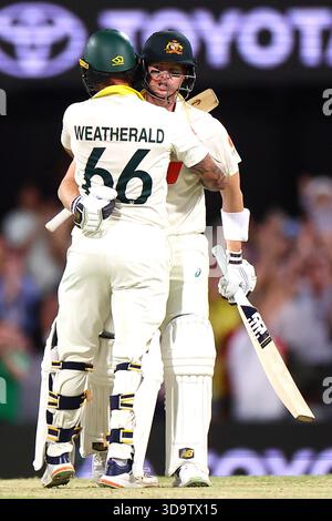 Brisbane, Australien. Dezember 2025. Steve Smith aus Australien feiert den Sieg Australiens am 4. Tag des zweiten Tests in der NRMA Insurance Ashes Series Australien gegen England im Gabba, Brisbane Cricket Ground, Brisbane, Australien, 7. Dezember 2025 (Foto: Pat Hoelscher/News Images) *** GER AUT SUI OUT *** in Brisbane, Australien am 12.07.2025. (Foto: Pat Hoelscher/News Images/SIPA USA) Credit: SIPA USA/Alamy Live News Stockfoto