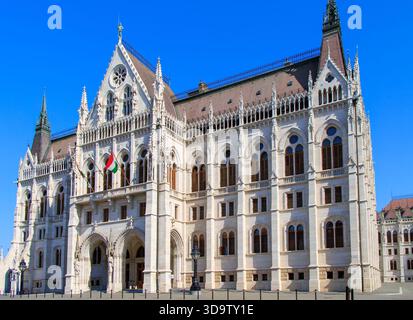 Budapest, Ungarn. Das Budapester Parlament ist Ungarns berühmtestes Gebäude. Es ist derzeit das drittgrößte parlamentsgebäude der Welt. Stockfoto