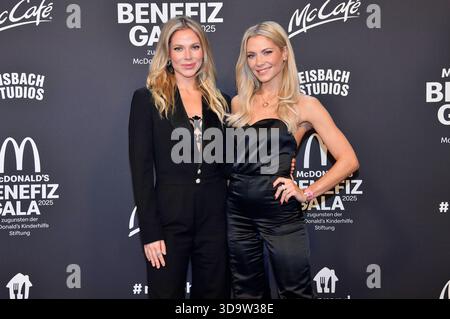 Cheyenne Pahde und Valentina Pahde bei der 20. McDonald s Benefiz Gala zugunsten der McDonald s Kinderhilfe Stiftung in den Eisbach Studios. München, 06.12.2025 *** Cheyenne Pahde und Valentina Pahde bei der 20 McDonald s Benefizgala zugunsten der McDonald s Childrens Aid Foundation in den Eisbach Studios München, 06 12 2025 Foto:XB.xInsingerx/xFuturexImagex mcdonalds 5278 Stockfoto