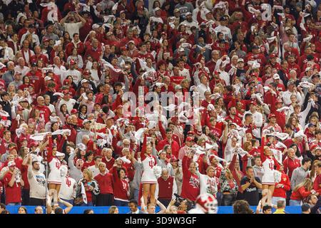 Indianapolis, Indiana, USA. Dezember 2025. Während der NCAA-Fußballspiele zwischen den Indiana Hoosiers und den Ohio State Buckeyes im Lucas Oil Stadium in Indianapolis, Indiana. John Mersits/CSM/Alamy Live News Stockfoto