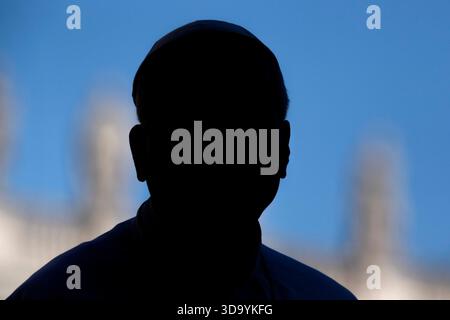 Vatikanstadt, Vatikan. Dezember 2025. Papst Leo XIV. Kommt zu einer Jubiläumsaudienz auf dem Petersplatz im Vatikan. Quelle: SOPA Images Limited/Alamy Live News Stockfoto