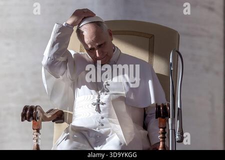 Vatikanstadt, Vatikan. Dezember 2025. Papst Leo XIV. Führt eine Jubiläumsaudienz auf dem Petersplatz im Vatikan. Quelle: SOPA Images Limited/Alamy Live News Stockfoto