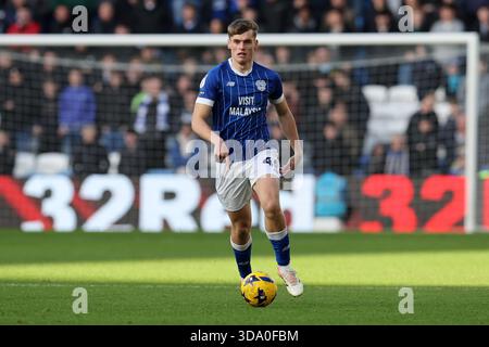 Cardiff, Großbritannien. Dezember 2025. Dylan Lawlor aus Cardiff City in Aktion. Cardiff City gegen Huddersfield Town im Cardiff City Stadium in Cardiff, Wales am Samstag, 6. Dezember 2025. Dieses Bild darf nur für redaktionelle Zwecke verwendet werden. Nur redaktionelle Verwendung, Bild von Andrew Orchard//Alamy Live News Stockfoto