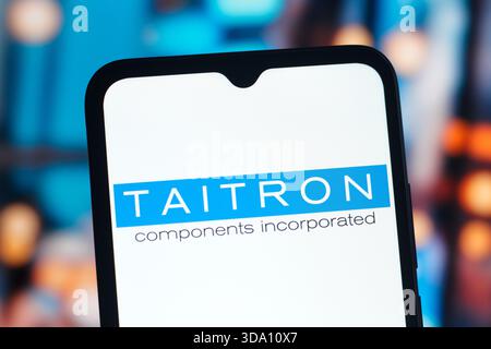 Kanada. Dezember 2025. In dieser Abbildung wird das Logo von Taitron Components auf einem Smartphone-Bildschirm angezeigt. Quelle: SOPA Images Limited/Alamy Live News Stockfoto
