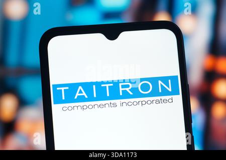 Kanada. Dezember 2025. In dieser Abbildung wird das Logo von Taitron Components auf einem Smartphone-Bildschirm angezeigt. (Foto von Thomas Fuller/SOPA Images/SIPA USA) *** ausschließlich für redaktionelle Nachrichten *** Credit: SIPA USA/Alamy Live News Stockfoto