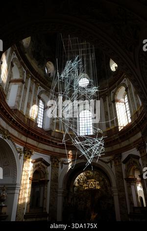 Barocke Kirche Im Inneren Mit Lichtspuren Stockfoto