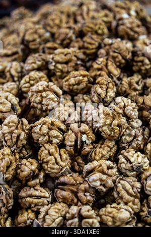 Schalenfrüchte im Souk, Tetouan, Marokko, Nordafrika Stockfoto