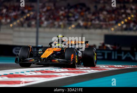 #4 Lando Norris (GBR, McLaren F1 Team), F1 Grand Prix von Abu Dhabi auf dem Yas Marina Circuit am 7. Dezember 2025 in Abu Dhabi, Vereinigte Arabische Emirate. (Foto: HOCH ZWEI) Stockfoto