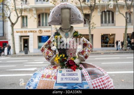 Madrid, Spanien. Dezember 2025. Eine Skulptur in Form der Figuren des Malers Velázquez Las Menina ist während der Ausstellung der Galerie Meninas Madrid zu sehen. Quelle: SOPA Images Limited/Alamy Live News Stockfoto