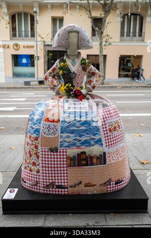 Madrid, Spanien. Dezember 2025. Eine Skulptur in Form der Figuren des Malers Velázquez Las Menina ist während der Ausstellung der Galerie Meninas Madrid zu sehen. Quelle: SOPA Images Limited/Alamy Live News Stockfoto