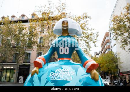Madrid, Spanien. Dezember 2025. Eine Skulptur in Form der Figuren des Malers Velázquez Las Menina ist während der Ausstellung der Galerie Meninas Madrid zu sehen. Quelle: SOPA Images Limited/Alamy Live News Stockfoto
