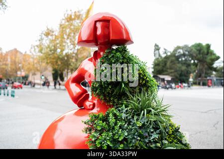 Madrid, Spanien. Dezember 2025. Eine Skulptur in Form der Figuren des Malers Velázquez Las Menina ist während der Ausstellung der Galerie Meninas Madrid zu sehen. Quelle: SOPA Images Limited/Alamy Live News Stockfoto