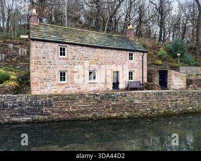 Restauriertes Aquaduct Cottage in Whatstandwell am Cromford Canal in der Nähe von High Peak Junction und Leawood Pump House Derbyshire.England. UK Stockfoto