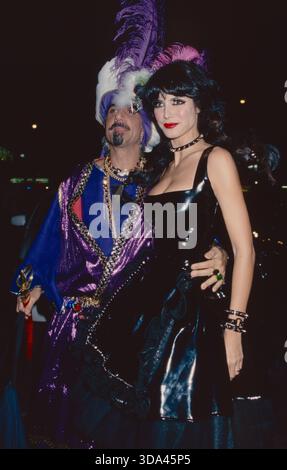 Heidi Klum und Ehemann Ric Pipino bei Heidi Klums Halloween Party im Hudson Hotel in New York City am 31. Oktober 2000. Foto: Henry McGee/MediaPunch Stockfoto