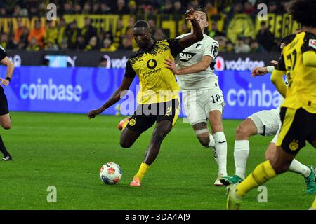Fußball; Spieltag 13; 1. Bundesliga; Saison 2025/2026; Borussia Dortmund gegen Hoffenheim am 7. Dezember 2025 in Dortmund. UBz: 09 Serhou Guirassy, Borussia Dortmund. Auf Tor geschossen. Stockfoto