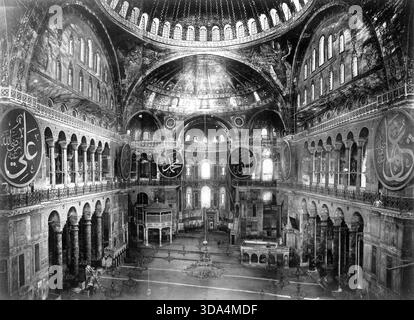 Ayasofya Moschee, Hagia Sophia, Istanbul, Türkei. Das Innere der Ayasofya Moschee, ehemals die Hagia Sophia Kirche, Istanbul. Um 1888-1910 Stockfoto