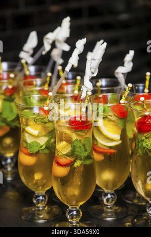 Wein Cocktail am Gala Dinner Bankett Veranstaltung willkommen Stockfoto