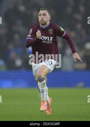 Brighton, Großbritannien. Dezember 2025. Brighton, England, 7. Dezember 2025: Jarrod Bowen von West Ham United während des Premier League-Spiels zwischen Brighton und West Ham im American Express/Amex Stadium. (Foto von David Horton/Sports Press Photo) Credit: SPP Sport Press Photo. /Alamy Live News Stockfoto