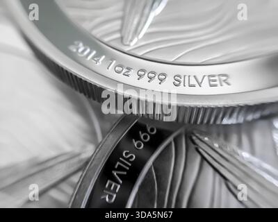 Makro Nahaufnahme eines 999% Silberbarren Münze als Geld Stockfoto