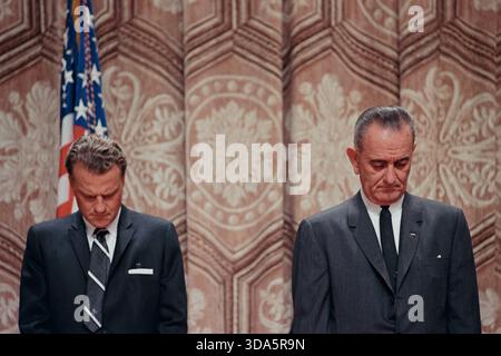 L-R: Reverend Billy Graham, Präsident Lyndon B. Johnson Stockfoto