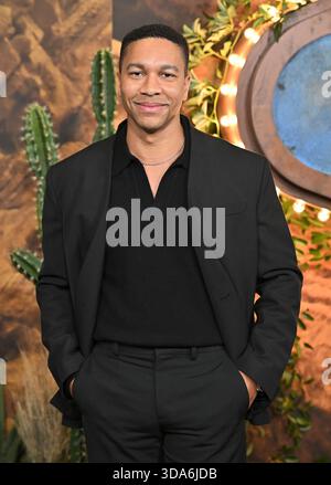 Los Angeles, USA. Dezember 2025. Aaron Moten kommt zu Amazon Prime Video’s Premiere „Fallout'“ Staffel 2, die am 8. Dezember 2025 im Academy Museum of Motion Pictures in Los Angeles stattfand. © Starbuck/AFF-USA.COM Credit: AFF/Alamy Live News Stockfoto