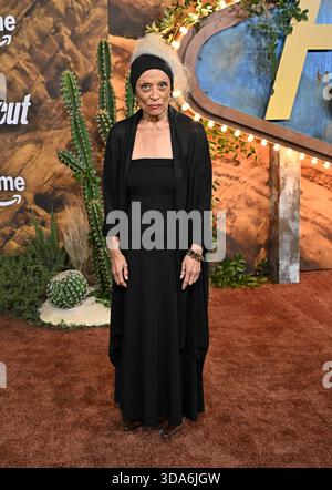 Los Angeles, USA. Dezember 2025. Edythe Jason kommt zu Amazon Prime Video’s „Fallout“-Premiere, die am 8. Dezember 2025 im Academy Museum of Motion Pictures in Los Angeles stattfand. © Starbuck/AFF-USA.COM Credit: AFF/Alamy Live News Stockfoto