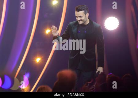 Die Giovanni Zarrella Show - Wir sagen Dankeschön Moderator Giovanni Zarrella. Die Giovanni Zarrella Show. ZDF-Live Sendung vom 22.11.2025 in der Baden-Arena Offenburg unter dem Motto Wir sagen Dankeschön. Offenburg, Baden-Württemberg, Deutschland. *** Die Giovanni Zarrella Show Wir sagen Dankeschön Moderator Giovanni Zarrella Show ZDF Live-Übertragung vom 22 11 2025 in der Baden Arena Offenburg unter dem Motto Wir sagen Dankeschön Offenburg, Baden Württemberg, Deutschland Stockfoto