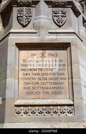 Nottingham, Großbritannien - 28. Juni 2025: Gedenktafel am Nottingham St. Mary war Memorial in Nottingham, Großbritannien. Stockfoto