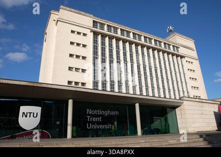 Nottingham, Großbritannien - 28. Juni 2025: Das Äußere der Nottingham Trent University in der historischen Stadt Nottingham in Großbritannien. Stockfoto