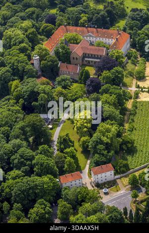 Schloss Cappenberg in Selm-Cappenberg mit Stiftskirche und Schlossberg, Selm, Ruhrgebiet, Nordrhein-Westfalen, Deutschland, Europa, Luftaufnahme, Stockfoto