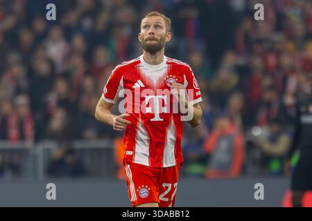 Dortmund, Deutschland 09. Dezember 2025: Champions League - 2025/2026 - FC Bayern München gegen Sporting Lissabon im Bild: Konrad Laimer (FCB) Stockfoto