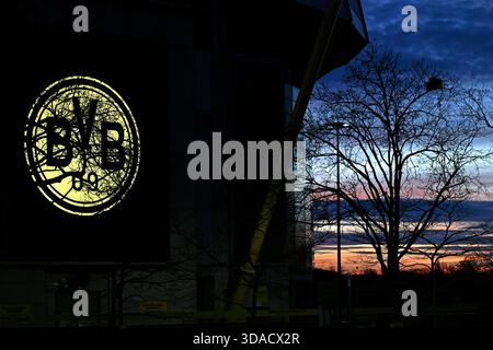 Signal Iduna Park bei Sonnenuntergang, Dortmund Stockfoto
