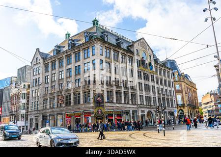 Amsterdam, Niederlande - 27. Oktober 2025: Madame Tussaud Museum Gebäude Wandfassade. Stadtstraße Stockfoto