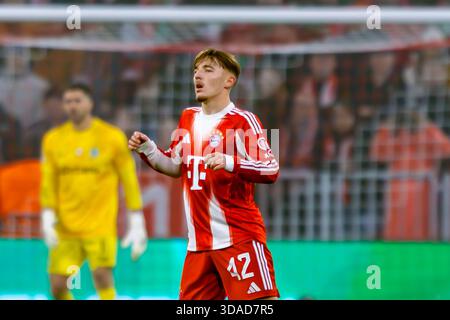 Dortmund, Deutschland 09. Dezember 2025: Champions League - 2025/2026 - FC Bayern München gegen Sporting Lissabon im Bild: Lennart Karl (FCB) Stockfoto