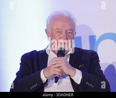 Wolfgang Kubicki Charity Talk Unterhaltung am Meer zugunsten von UNICEF Timmendorfer Strand *** Wolfgang Kubicki Charity Talk Unterhaltung am Meer zugunsten von UNICEF Timmendorfer Strand Stockfoto